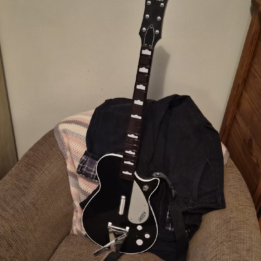 Xbox 360 Gretsch Wireless guitar w/strap